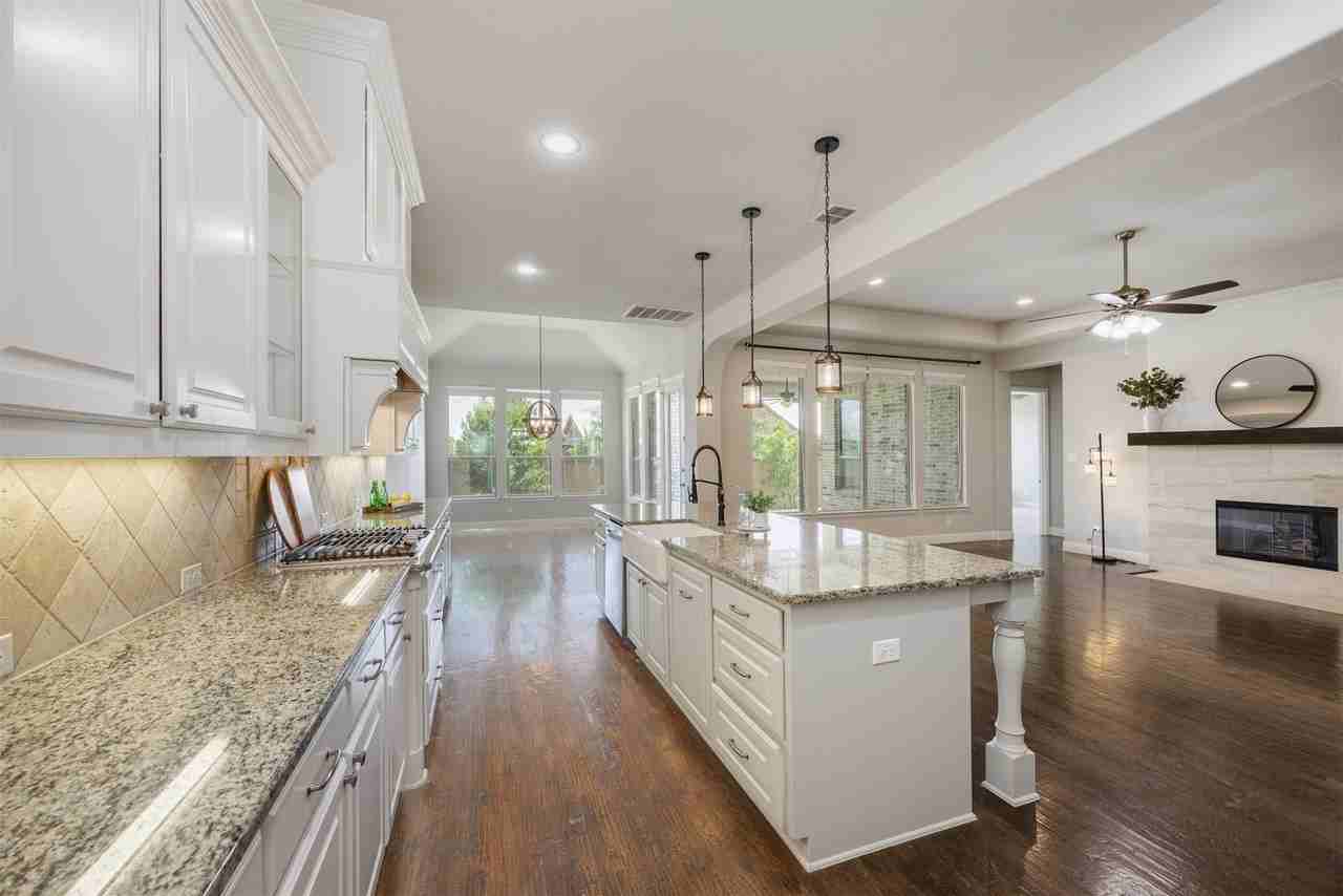 1336 Grassland Dr - Photo 3 of 37