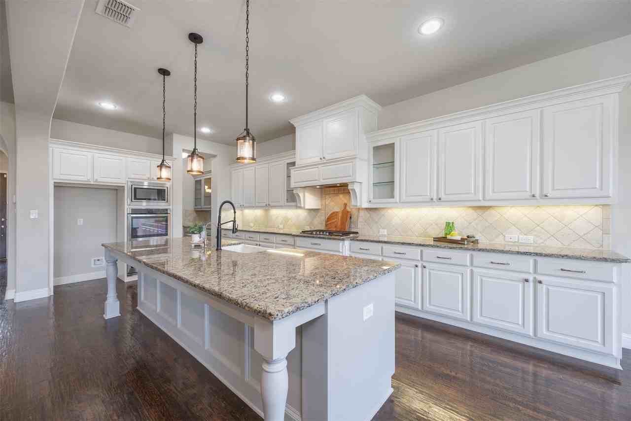 1336 Grassland Dr - Photo 5 of 37