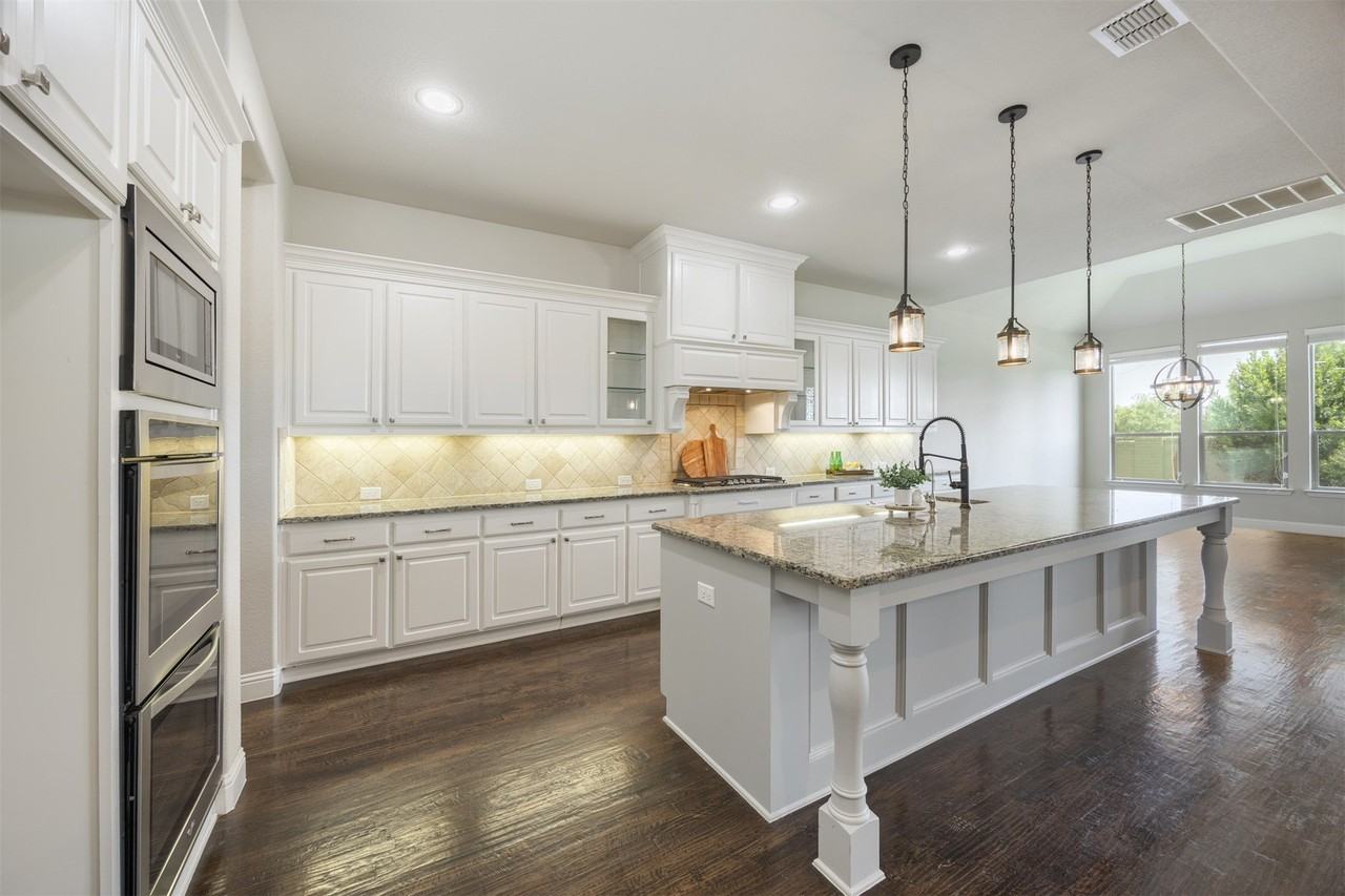 1336 Grassland Dr - Photo 6 of 37