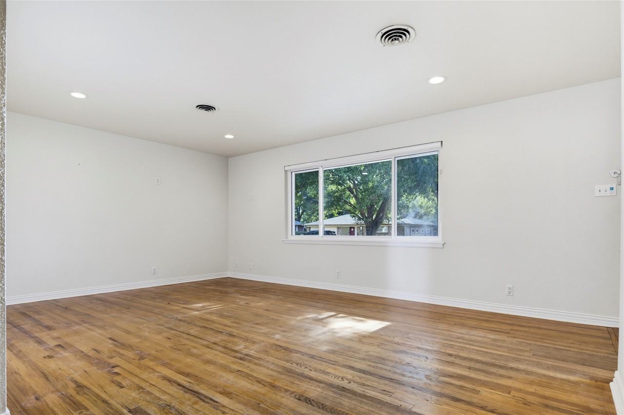 4205 Keeter Dr - Photo 3 of 40