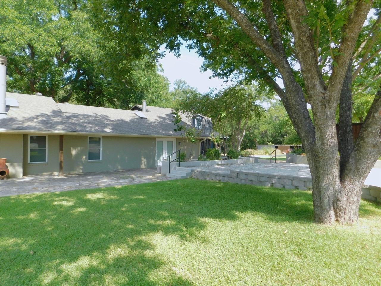 897 John George Ln - Photo 3 of 36