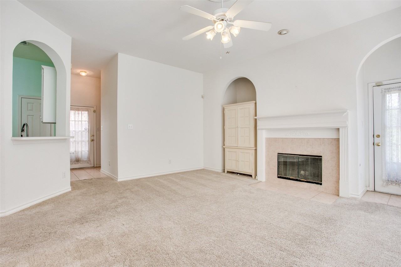 3021 Sawtooth Dr - Photo 6 of 19