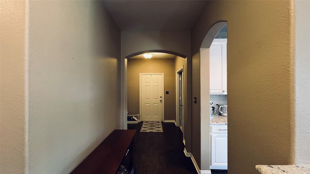 4405 Willow Wood Rd - Photo 3 of 24