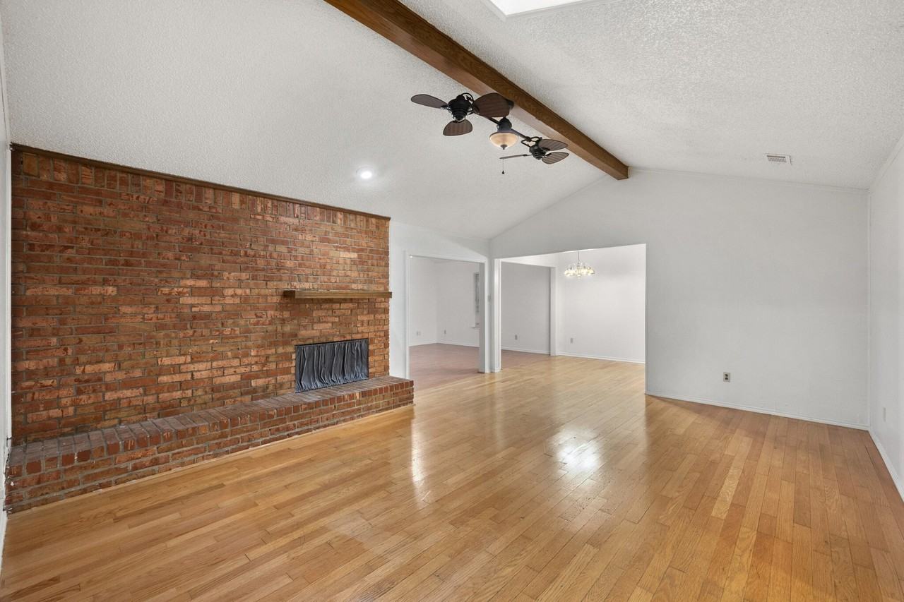 6436 Ridglea Dr - Photo 3 of 31