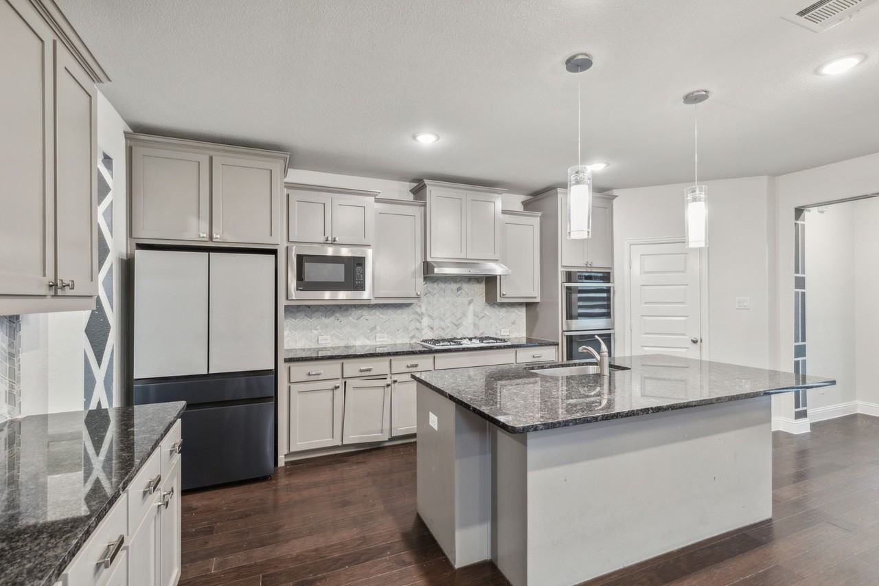 906 Overton Ave - Photo 7 of 28