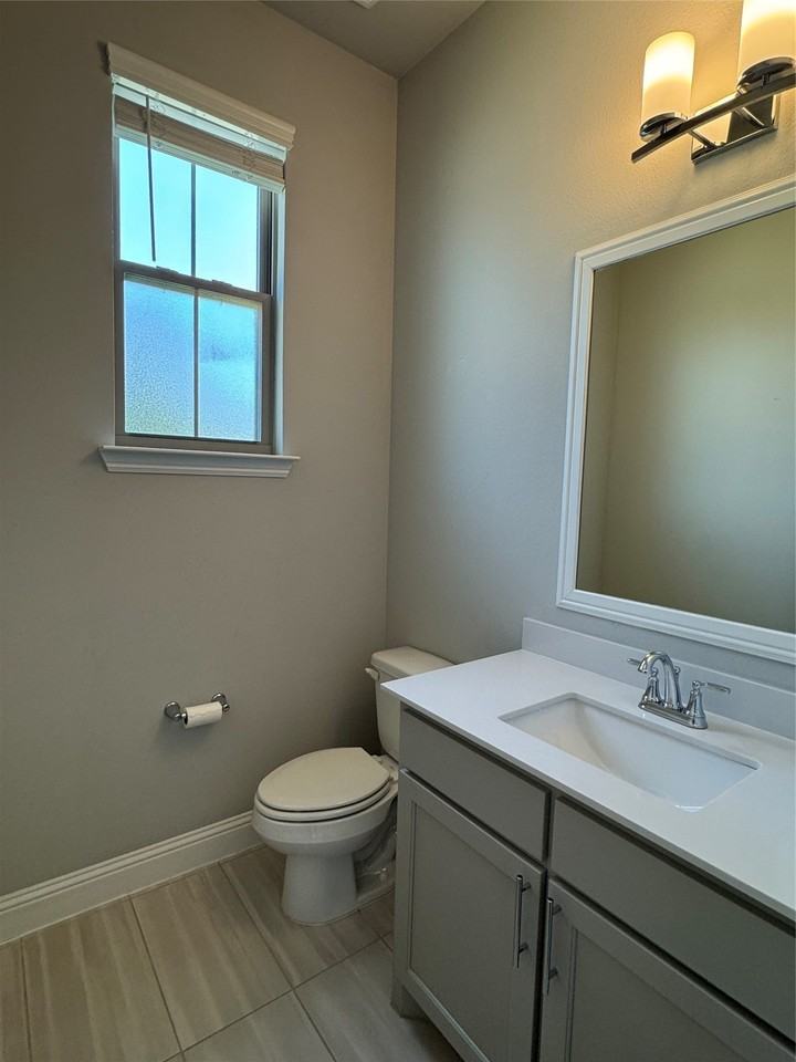 7269 Zachery Dr - Photo 4 of 26