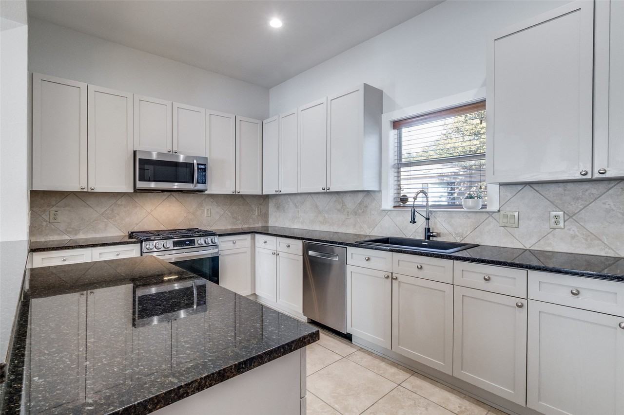 4830 Cedar Springs Rd #11 - Photo 3 of 19