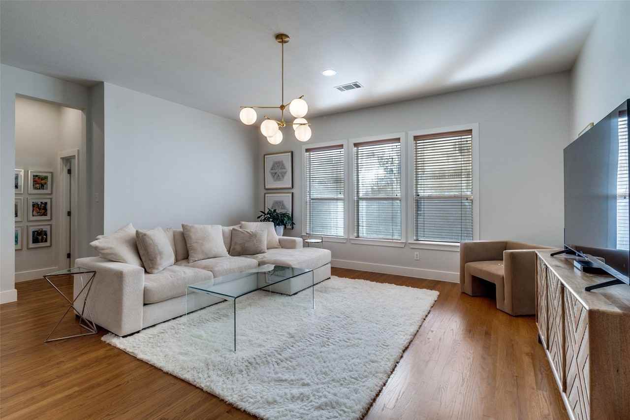 4830 Cedar Springs Rd #11 - Photo 4 of 19