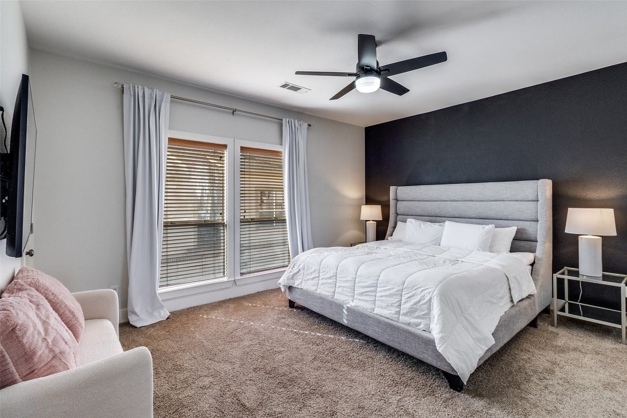 4830 Cedar Springs Rd #11 - Photo 6 of 19