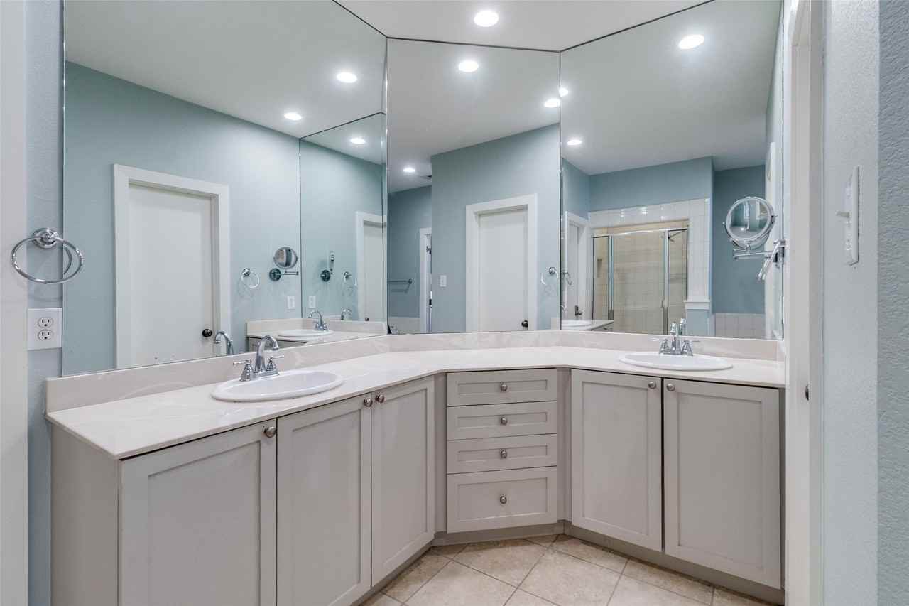 4830 Cedar Springs Rd #11 - Photo 7 of 19