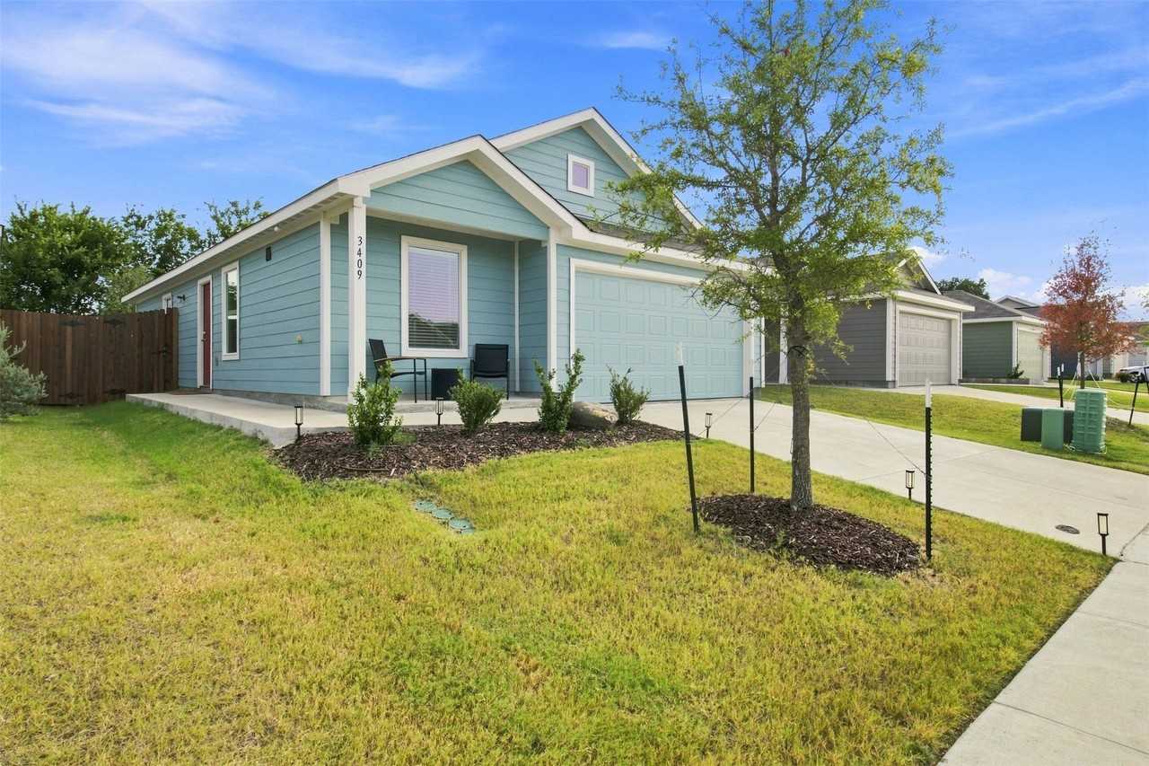 3409 Flicker Ln - Photo 5 of 30
