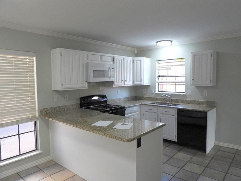 4090 Windhaven Ln - Photo 7 of 19