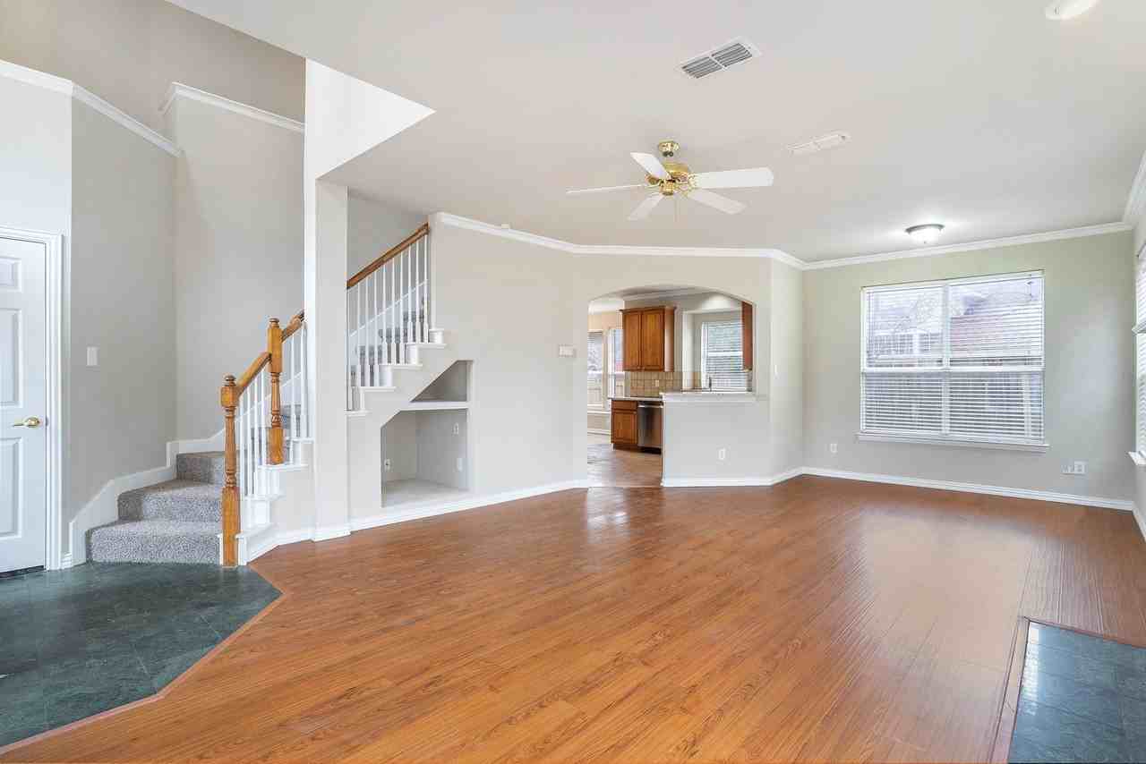 5201 Arrowhead Way - Photo 7 of 24