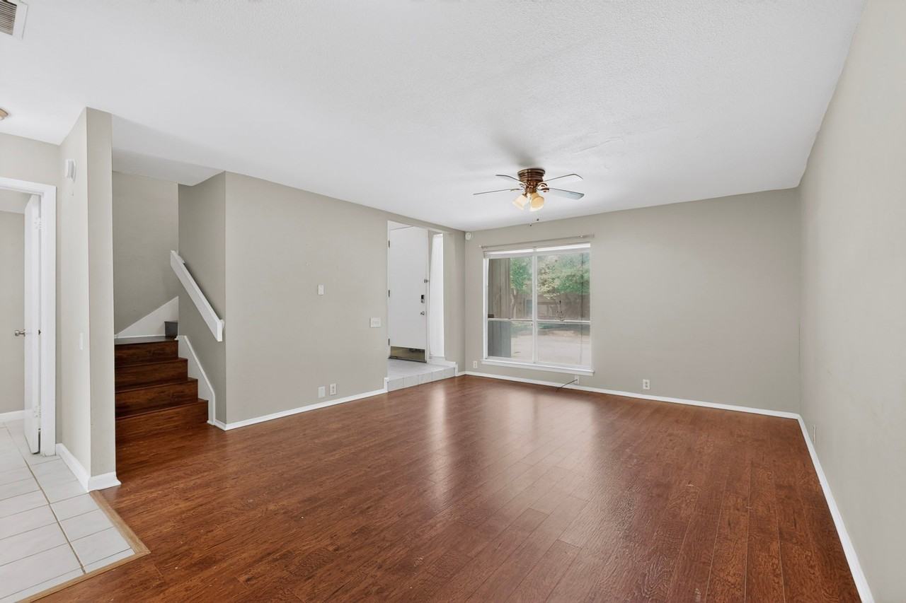 11940 Leisure Dr - Photo 3 of 24
