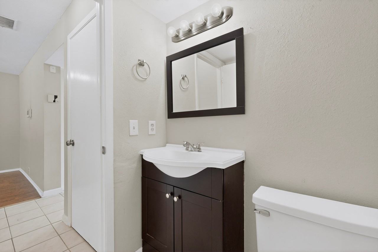 11940 Leisure Dr - Photo 6 of 24
