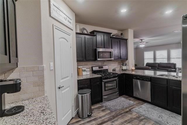 562 Jamestown Ln - Photo 4 of 20