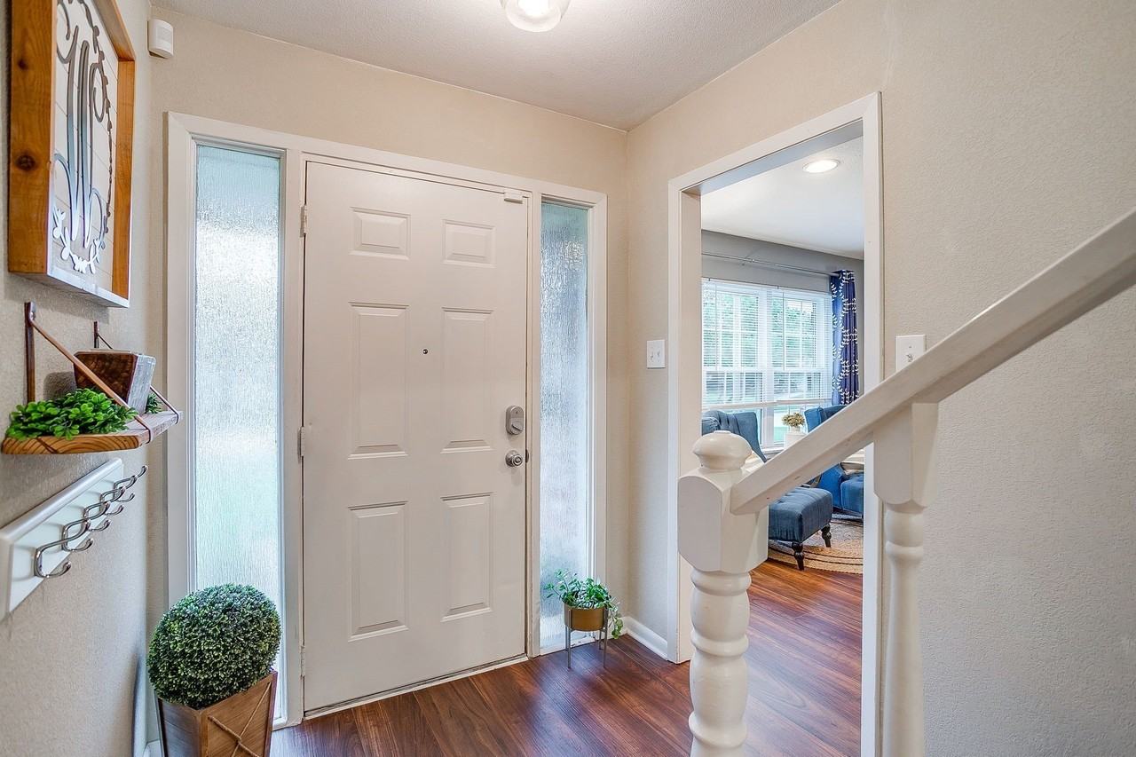 5248 Greene Ave - Photo 3 of 38