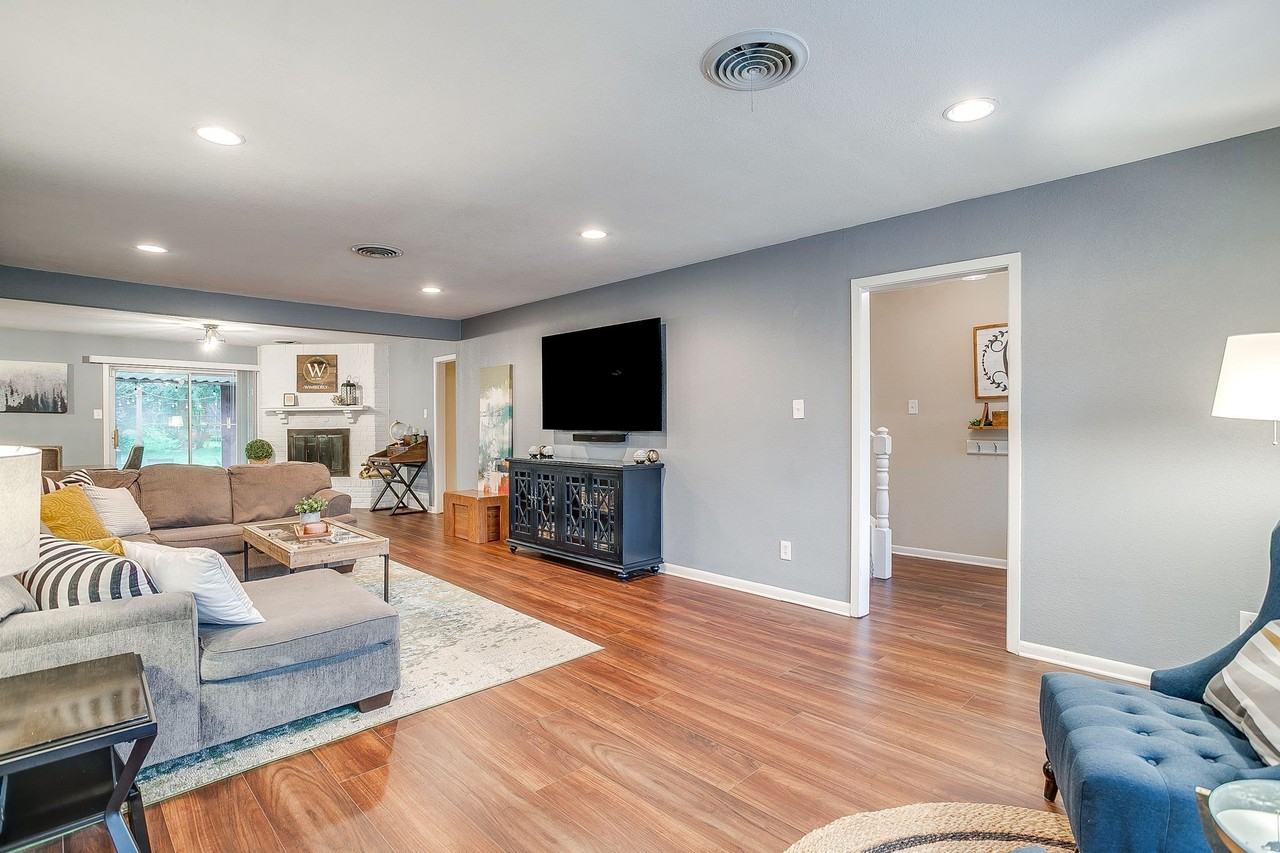 5248 Greene Ave - Photo 4 of 38