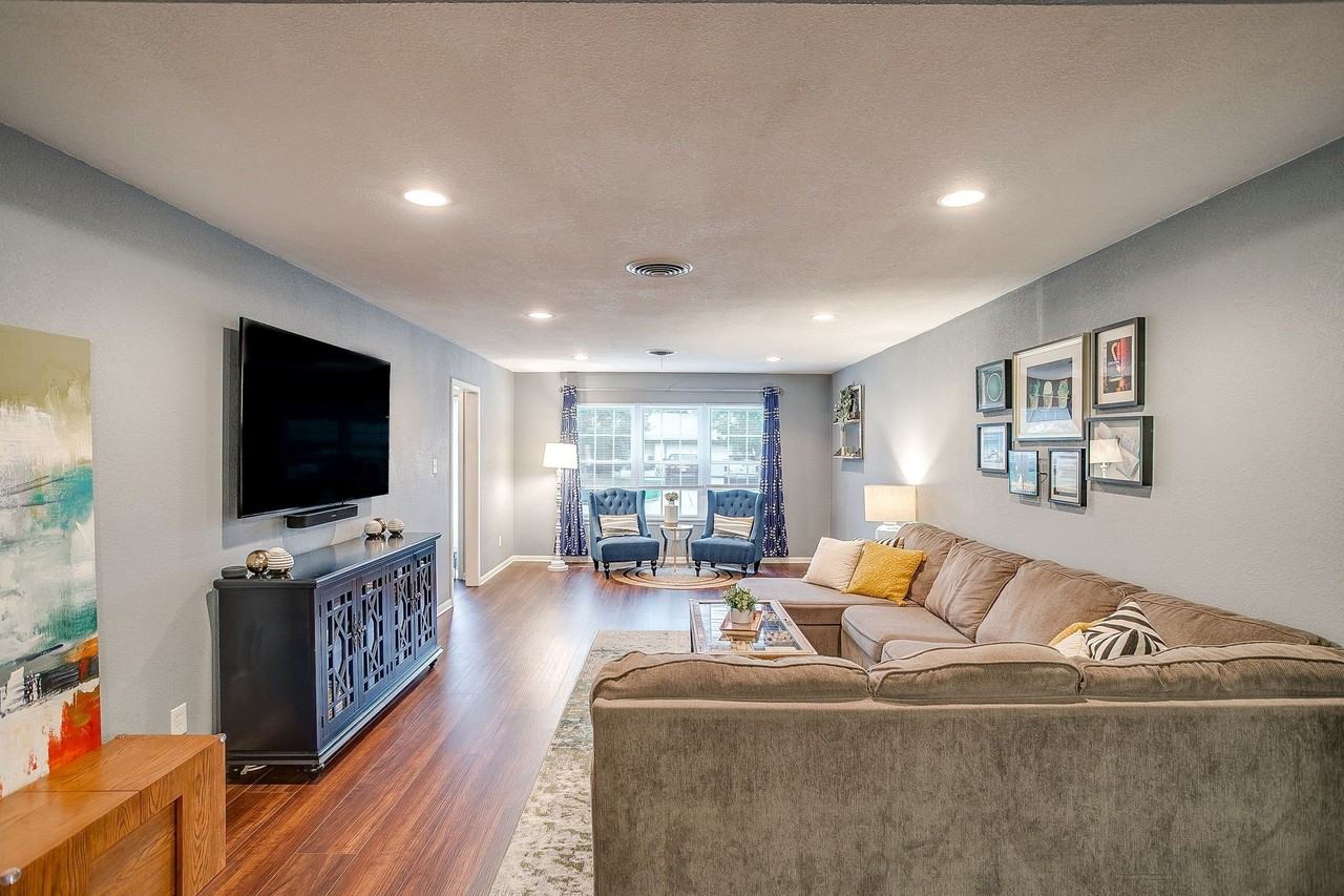 5248 Greene Ave - Photo 6 of 38
