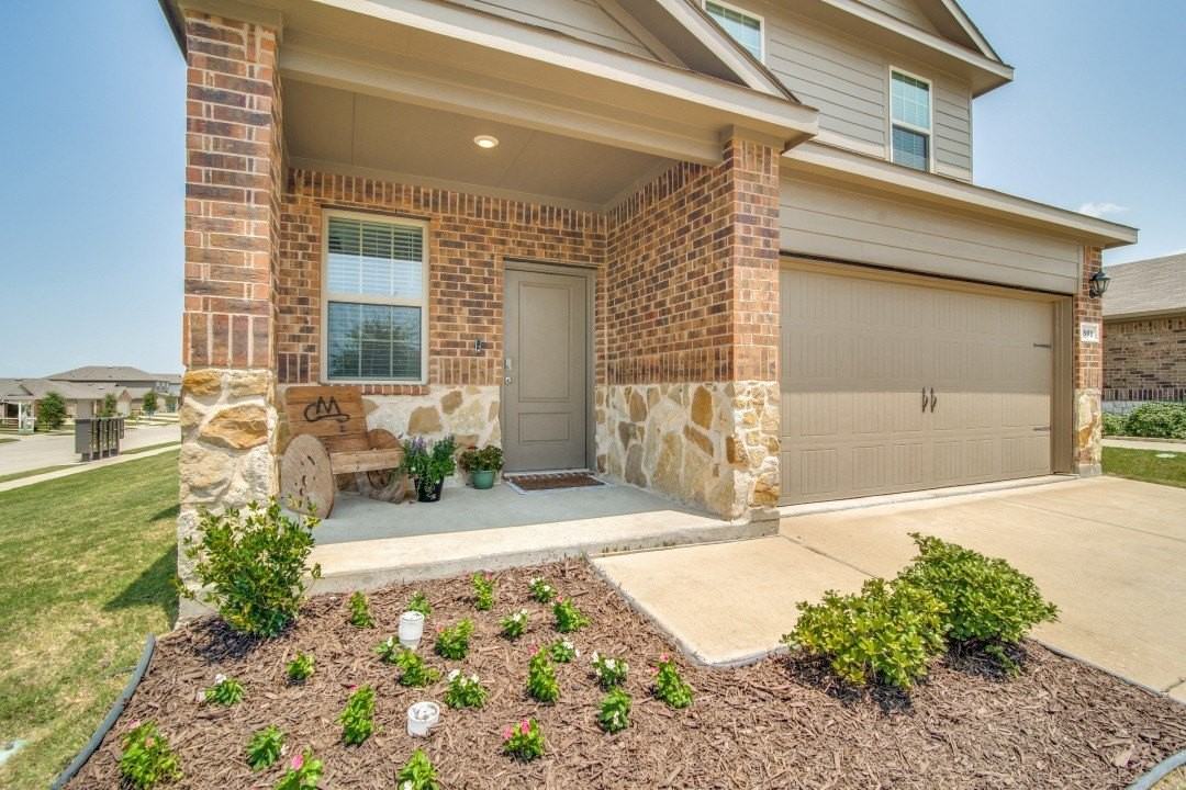 801 Sunrise Ln - Photo 2 of 26
