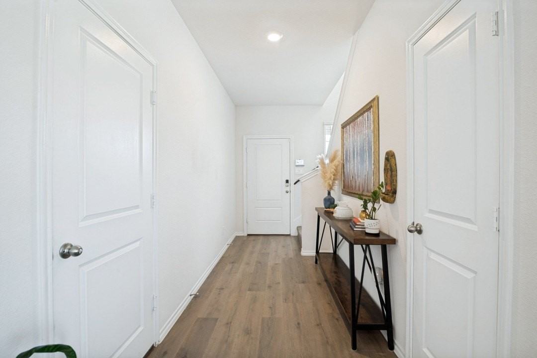 801 Sunrise Ln - Photo 4 of 26