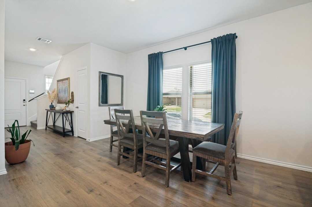 801 Sunrise Ln - Photo 5 of 26