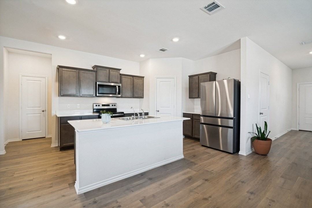 801 Sunrise Ln - Photo 7 of 26