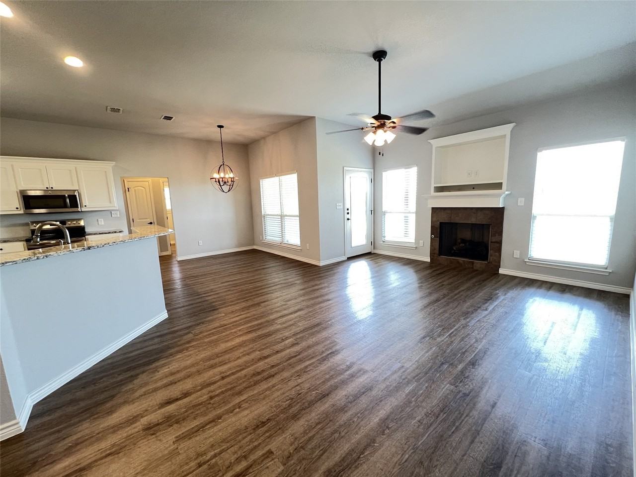 808 E Northside Dr - Photo 2 of 16