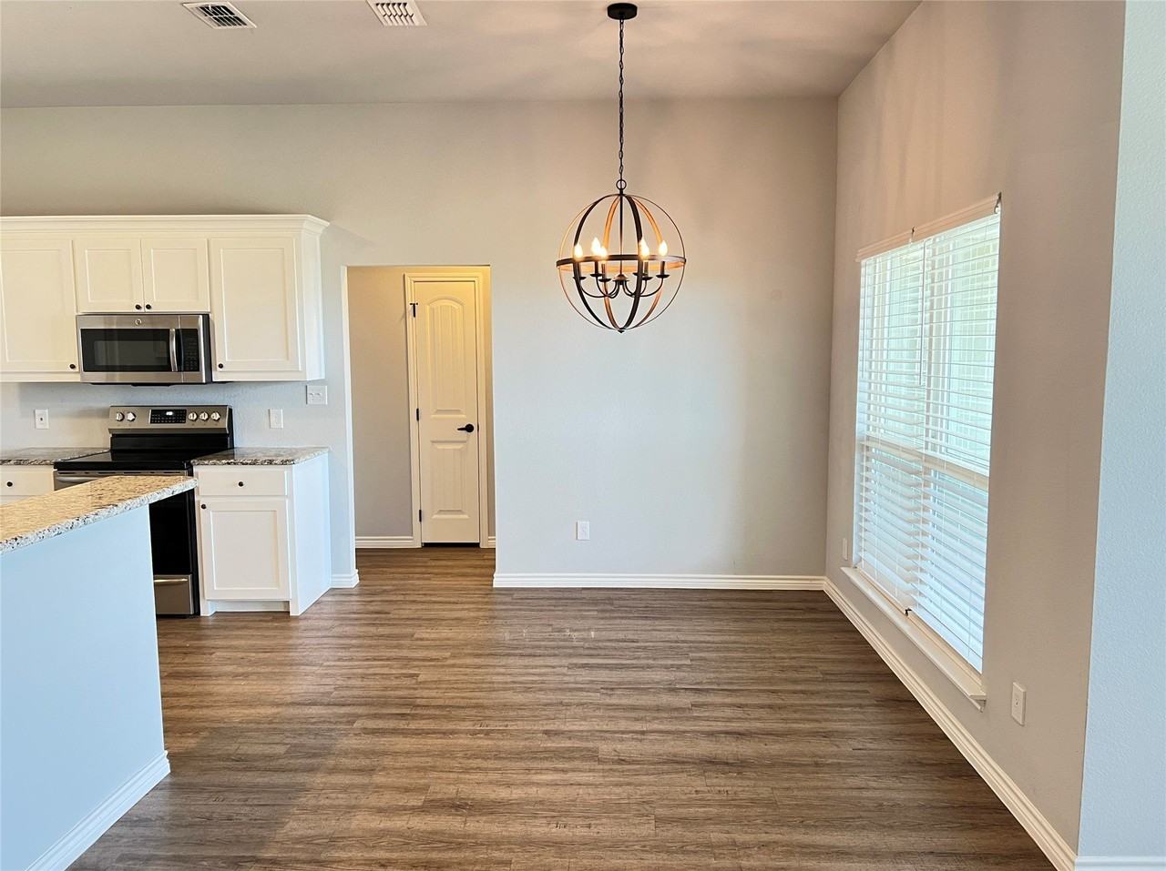 808 E Northside Dr - Photo 4 of 16