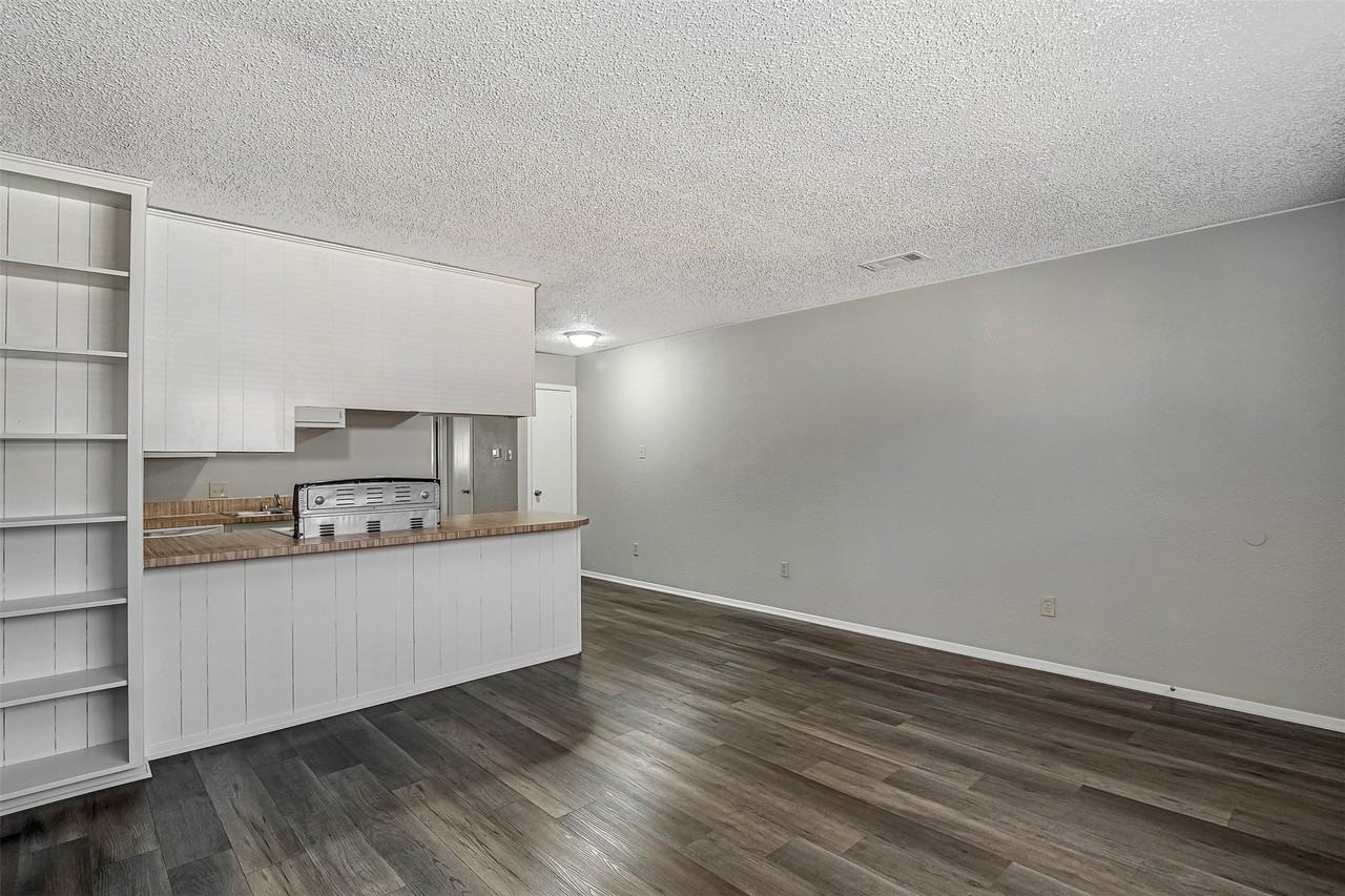 1709 Short St #B - Photo 4 of 15