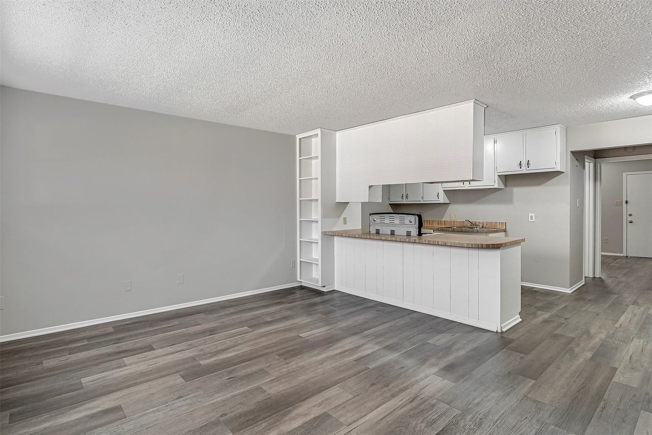 1709 Short St #B - Photo 5 of 15