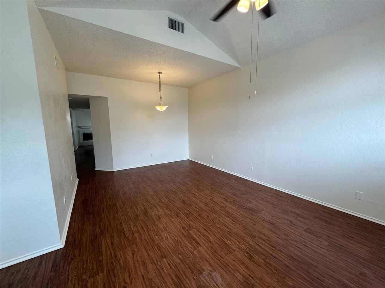 4024 Periwinkle Dr - Photo 3 of 25