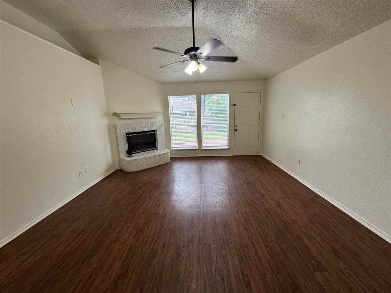 4024 Periwinkle Dr - Photo 6 of 25