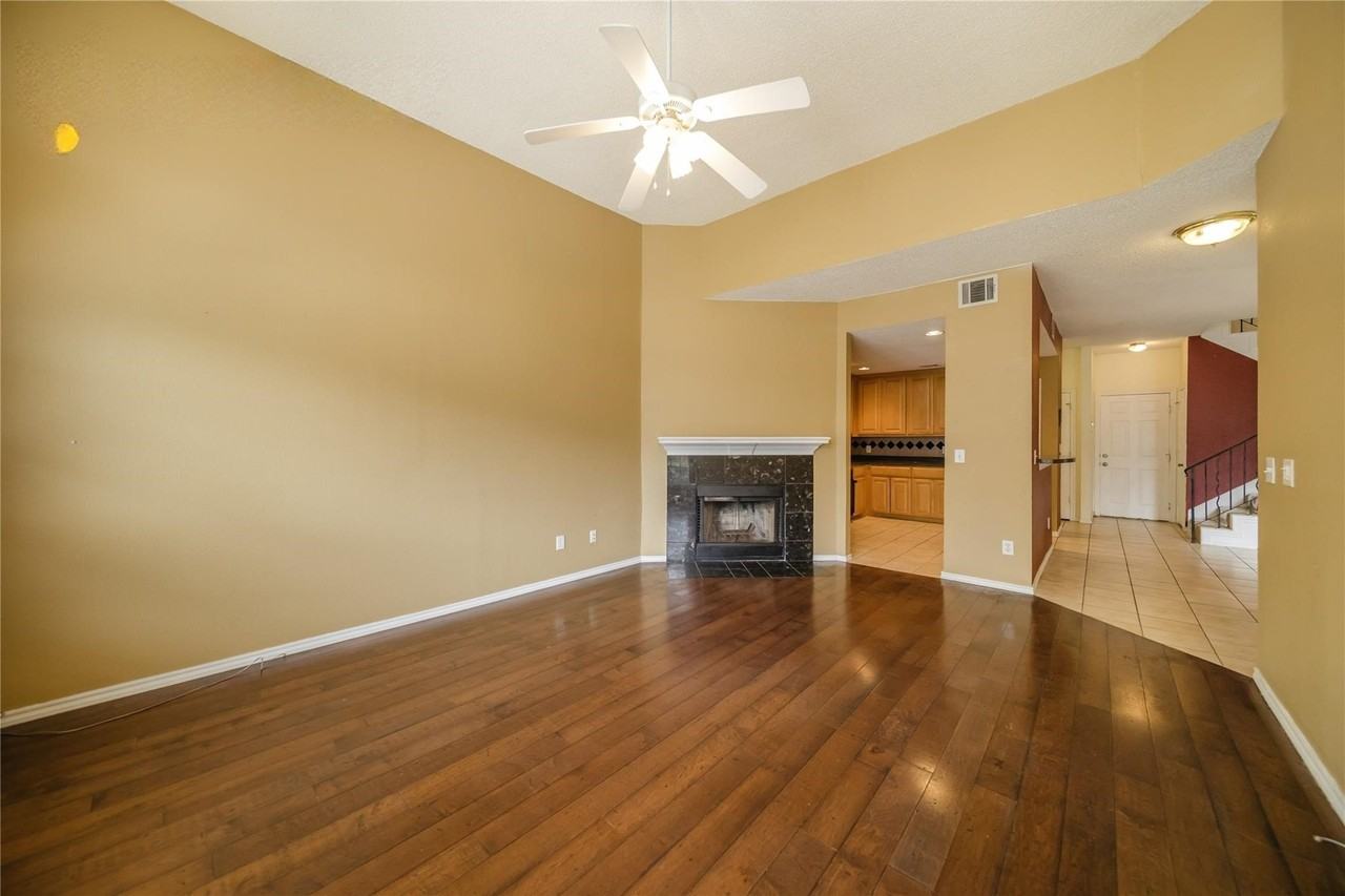 3325 Devonshire Dr - Photo 3 of 27