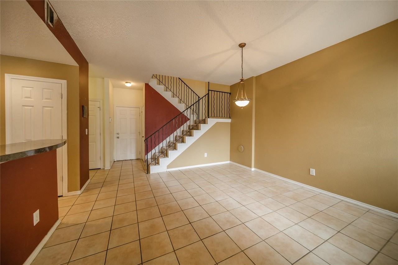 3325 Devonshire Dr - Photo 7 of 27