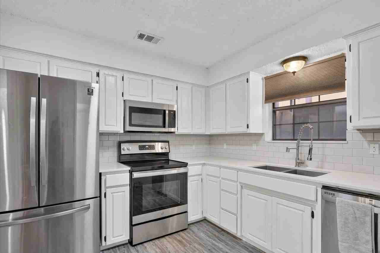2324 Markland St - Photo 3 of 29