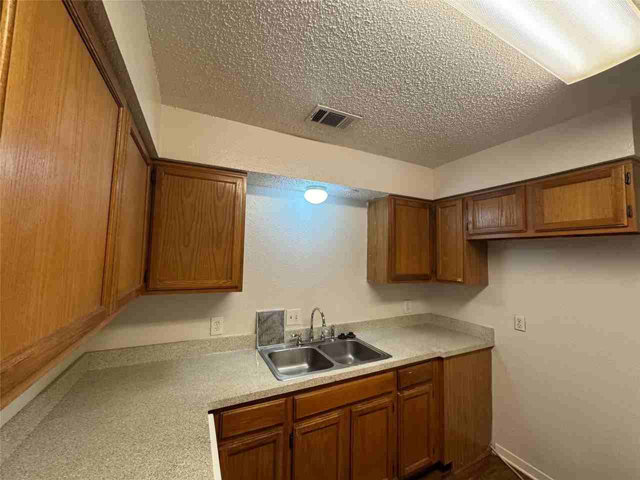 7510 Connie Ln - Photo 6 of 23