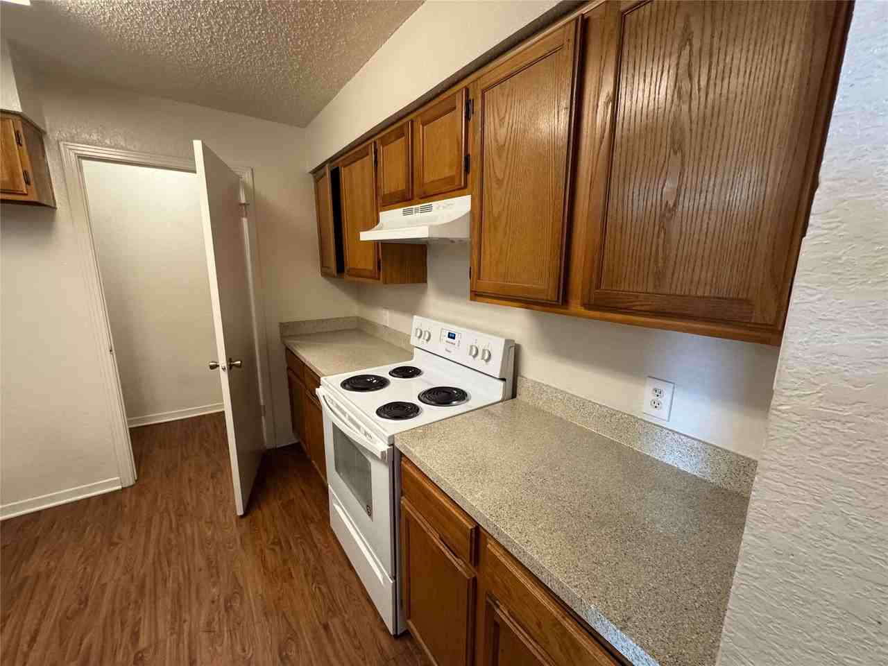 7510 Connie Ln - Photo 7 of 23