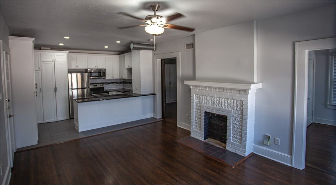 5328 Rowena St - Photo 3 of 12