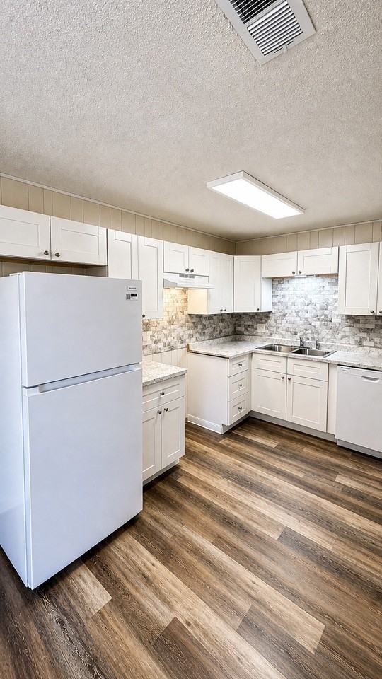 3422 State St #D - Photo 4 of 13