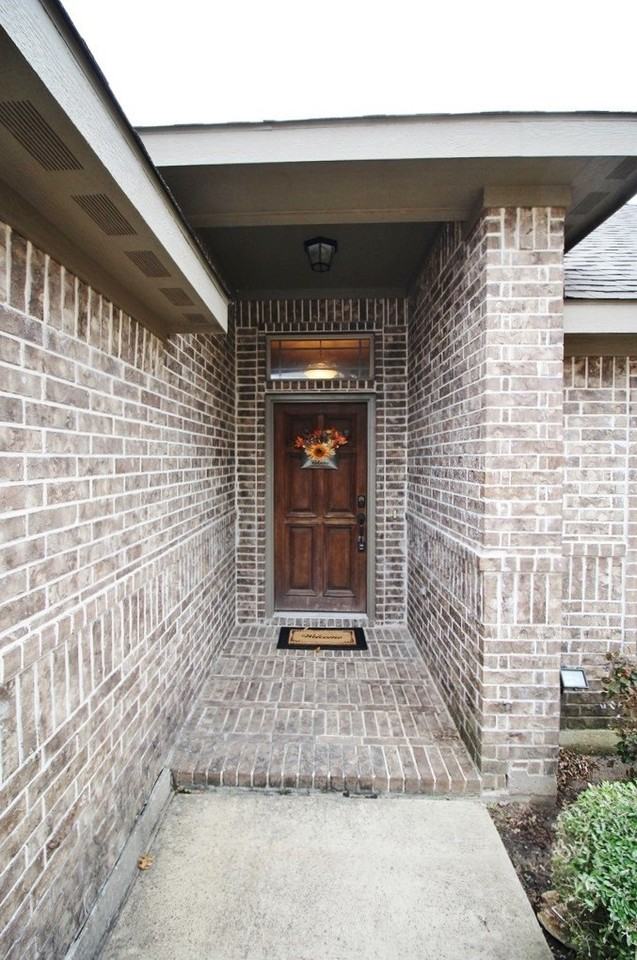 122 Sierra Dr - Photo 2 of 26