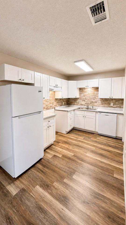 3414 State St #D - Photo 4 of 11