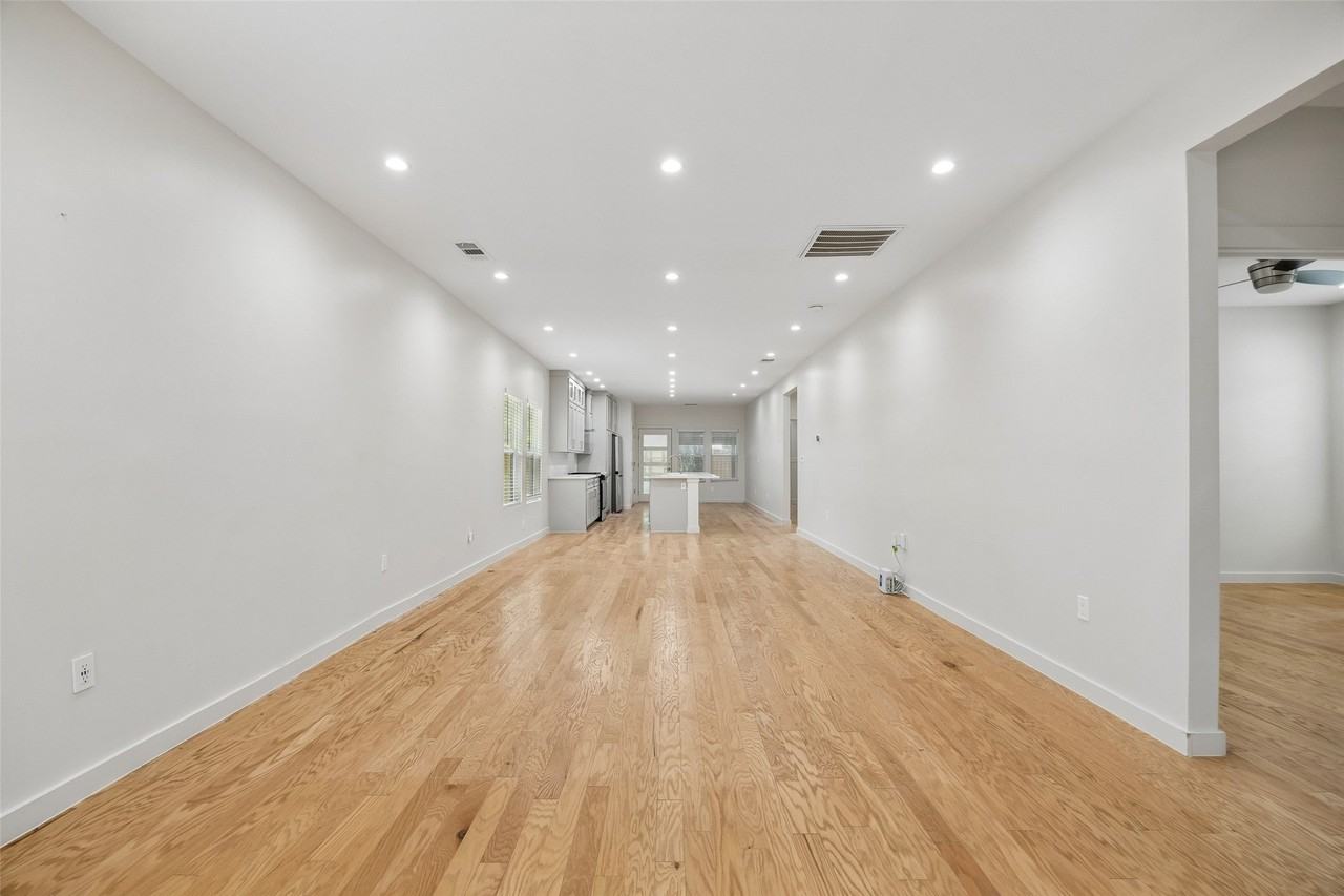 710 N Madison Ave - Photo 4 of 17