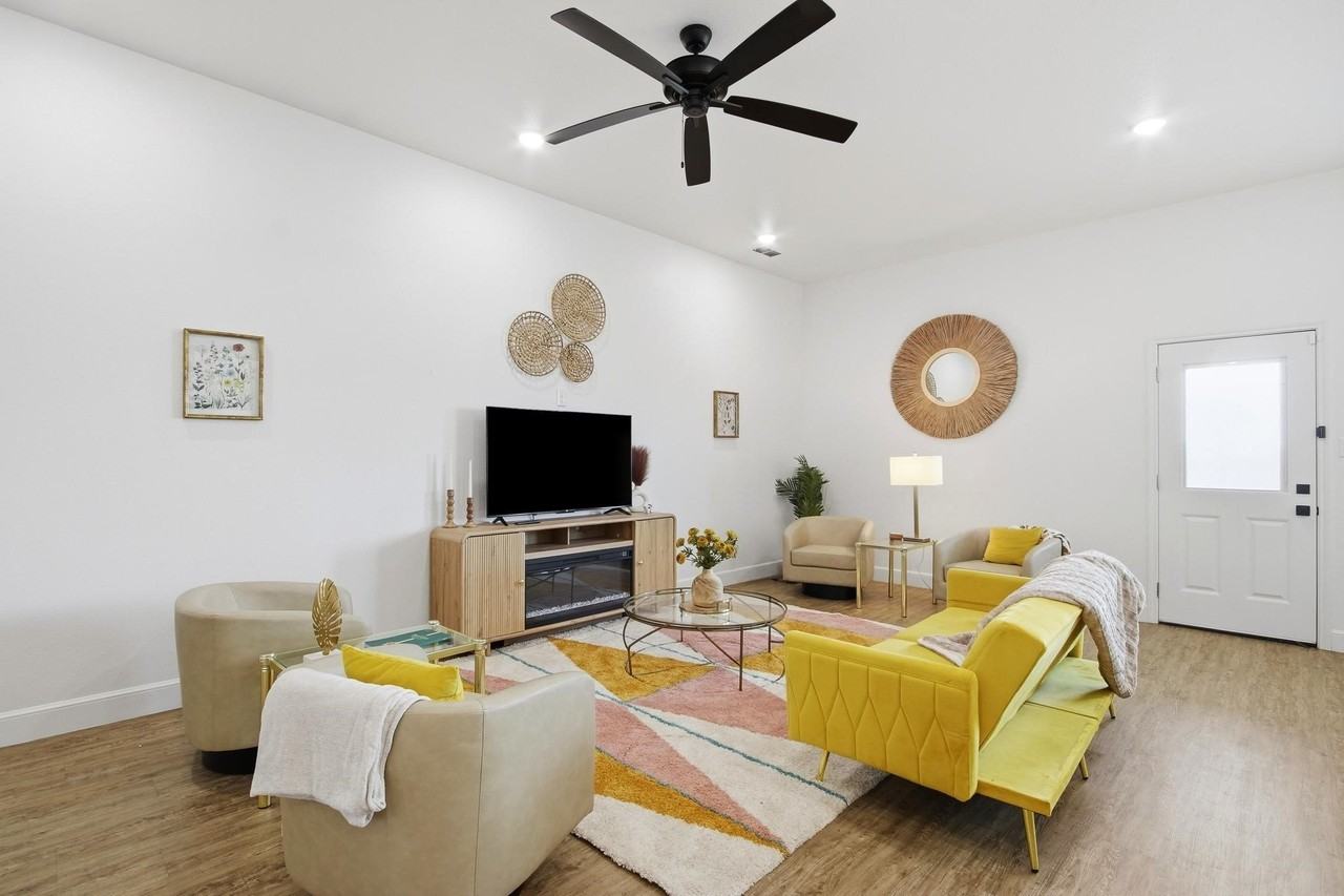 392 Kristie Path - Photo 2 of 40