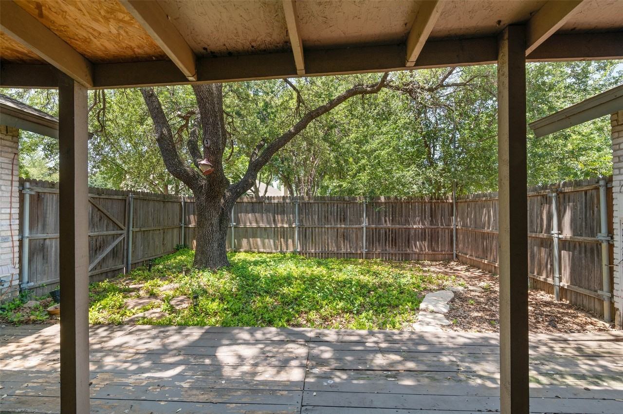 1722 Stonegate Dr - Photo 4 of 22