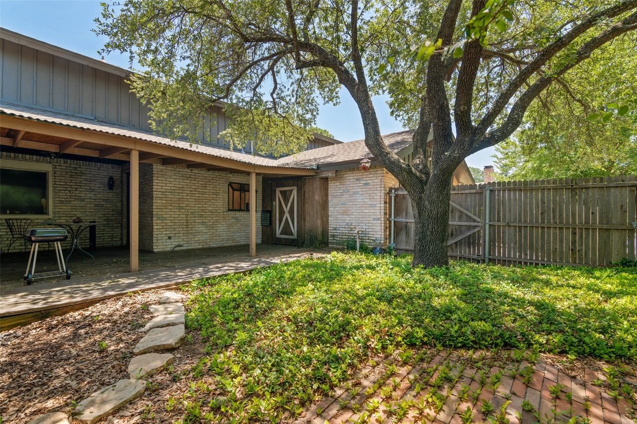 1722 Stonegate Dr - Photo 5 of 22