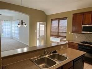 6400 Brownstone Dr - Photo 5 of 16