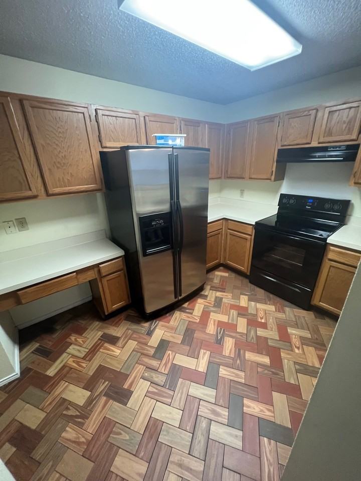 1718 Doubletree Dr - Photo 3 of 13