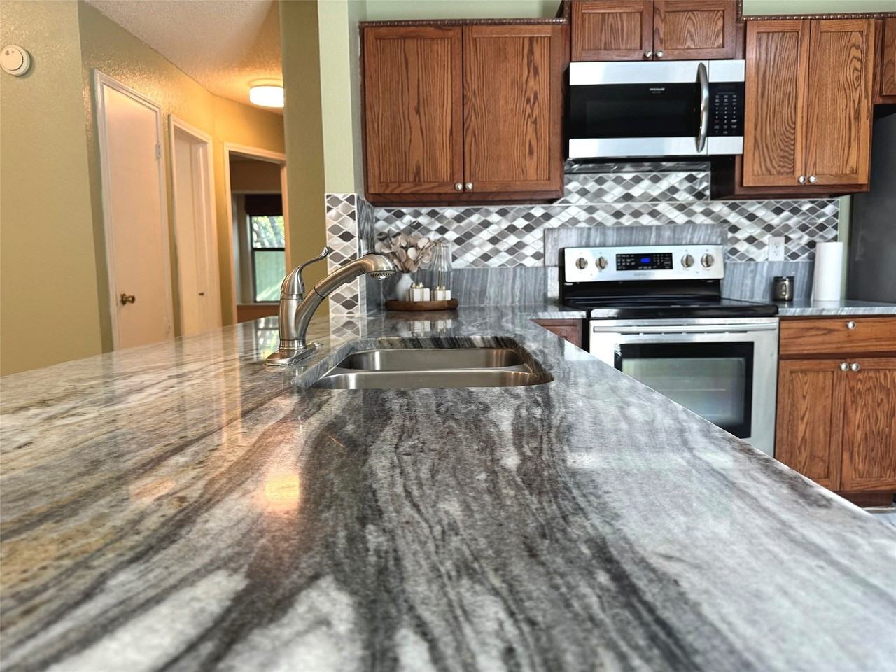 505 Valley Spring Dr - Photo 5 of 16