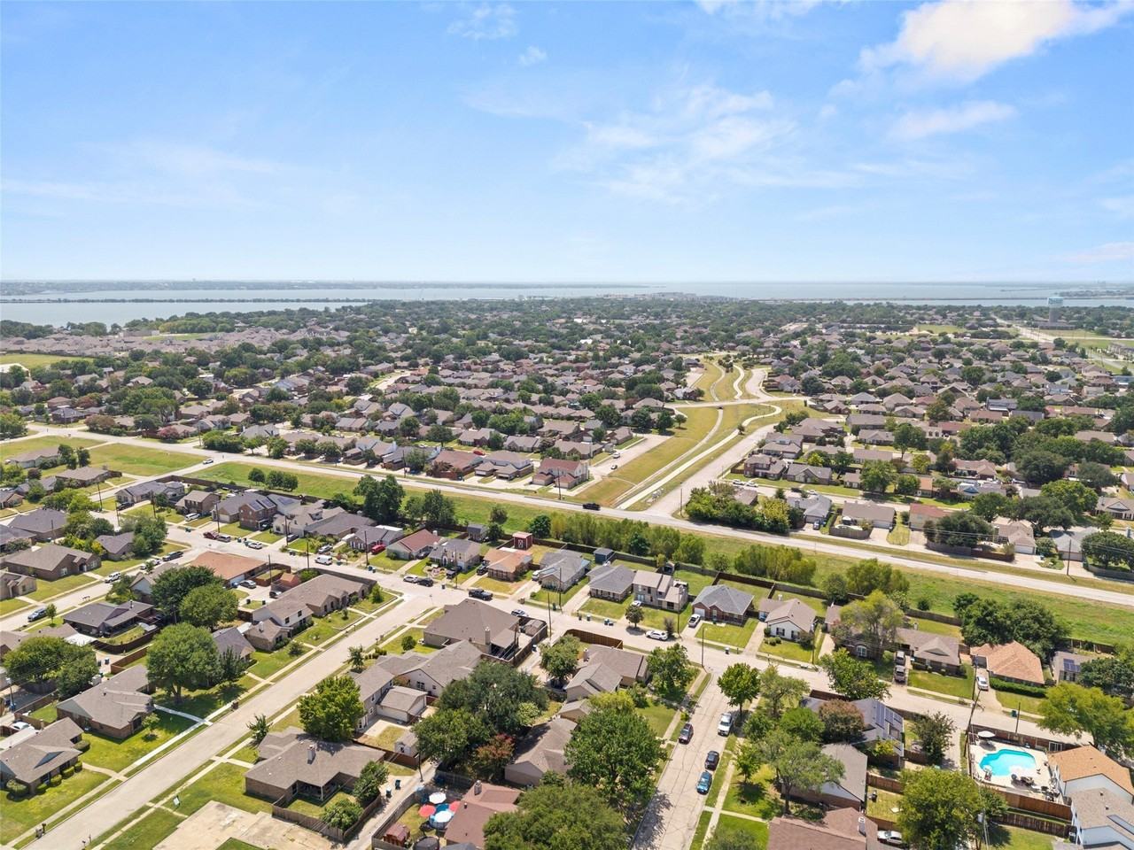 4510 Monterrey Dr - Photo 4 of 25